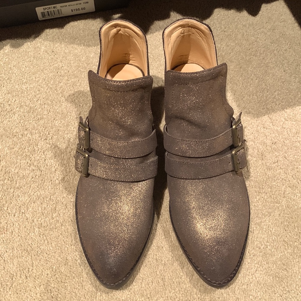 Gold sbicca shoes.  These are very cool!